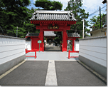 山門（朱門の寺）