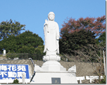 釈迦立像（永代供養塔）